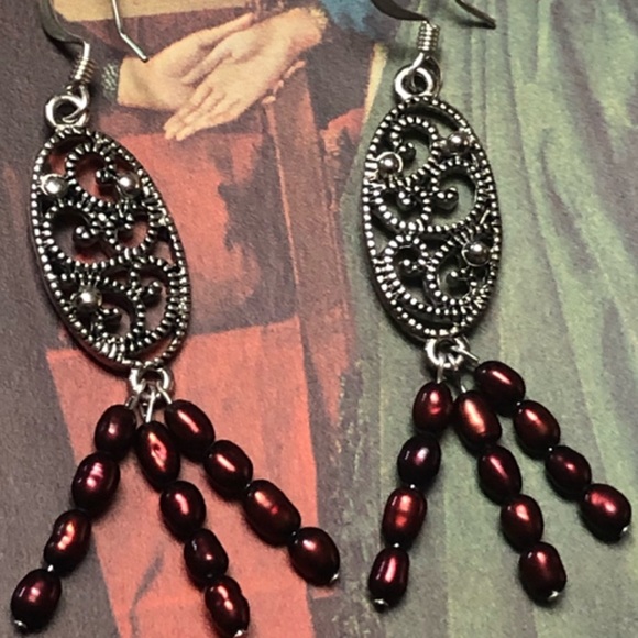 Femme Fatal 💃🏻Earrings - Picture 5 of 8